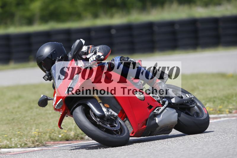 /27 12.06.2025 Ducati Schweiz Trackday Warmup  ADR/blau-bleu/19